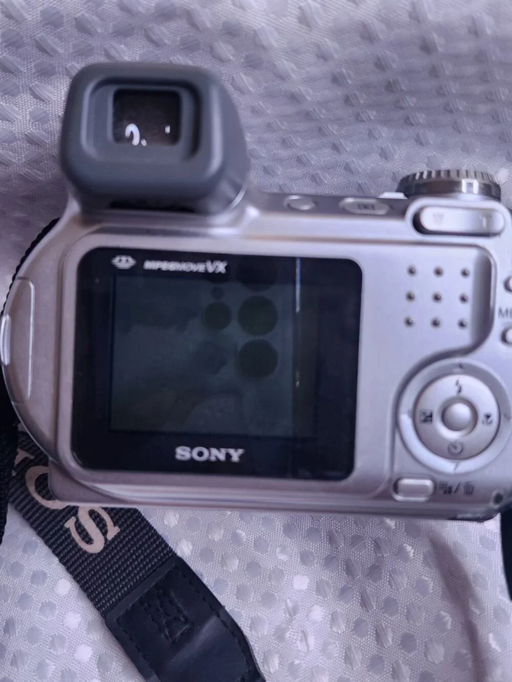 Sony Cyber-shot DSC-H2 6.0MP Digital Camera 12x Optical Zoom Carl Zeiss Silver